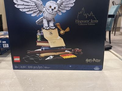 LEGO Harry Potter Hogwarts Icons Collector's Edition Hedwig Owl Set 76391 (3010 pcs)