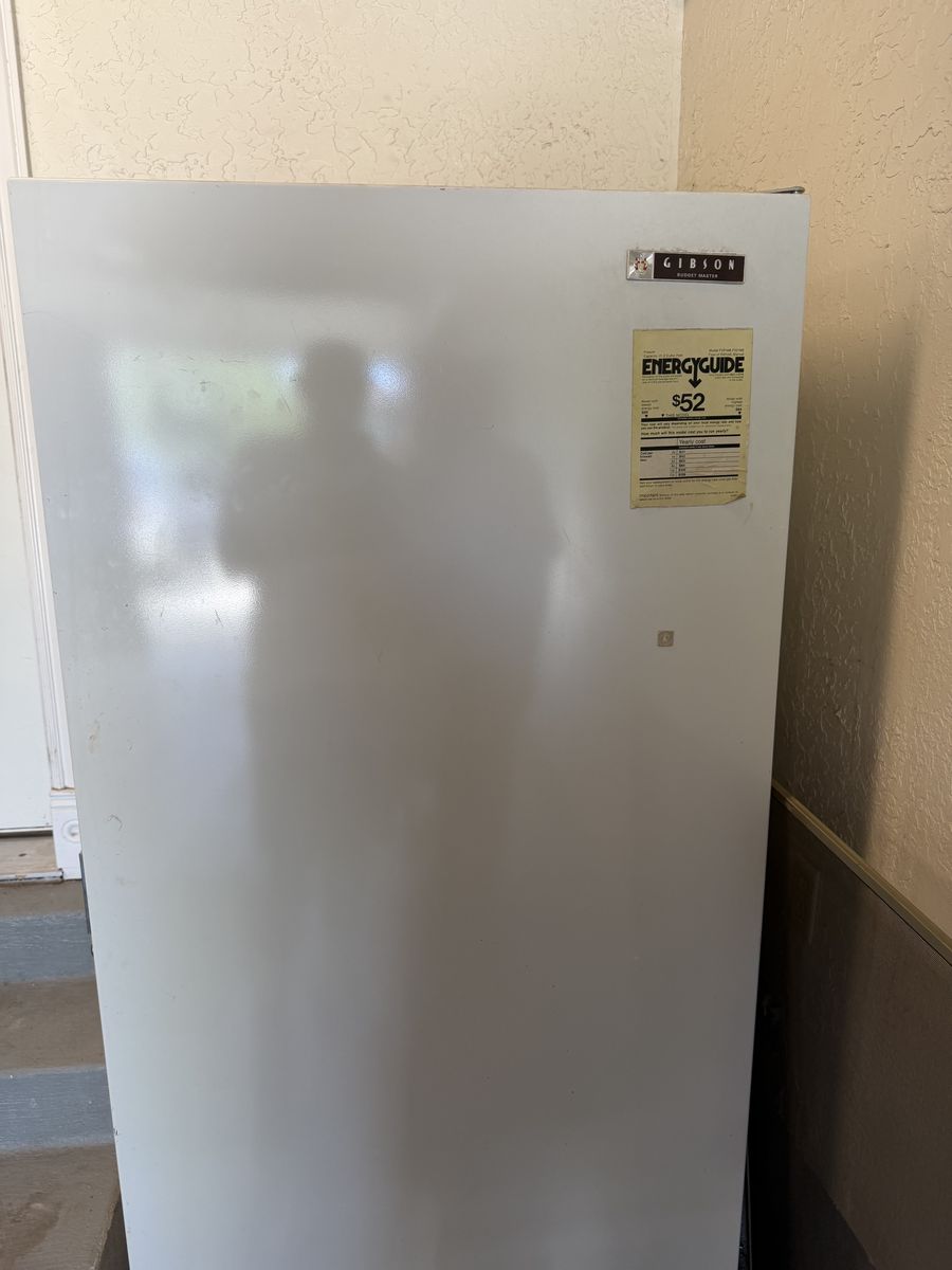 Gibson Budget Master 21.2 cu ft Upright Freezer (White)