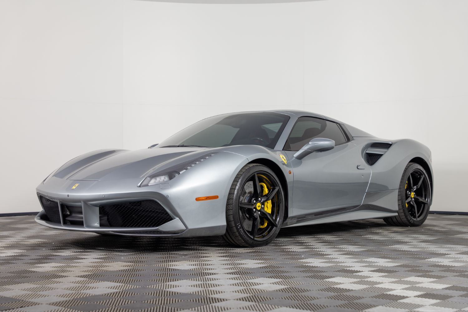 2019 Ferrari 488 Spider Base