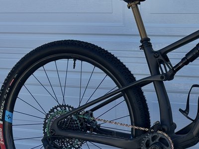 Forge and Bond 25 XC DT Swiss 240 / 29 inch boost wheelset. Carbon XC MTB wheels.