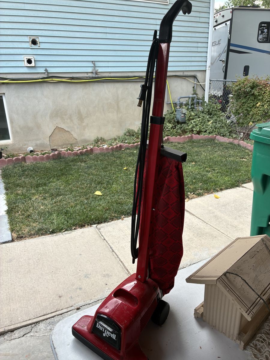 Dirt Devil Red Upright Vacuum Cleaner with Royal Bag