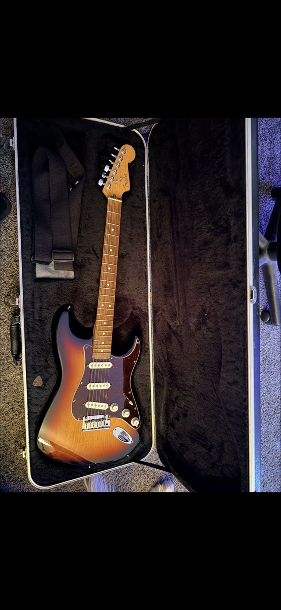 Fender Player Series Stratocaster Electric Guitar - Sunburst Finish, Hardshell Case