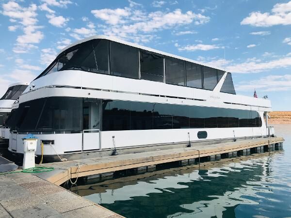 Antelope Point Marina Houseboat *Intrepid Trip #1*