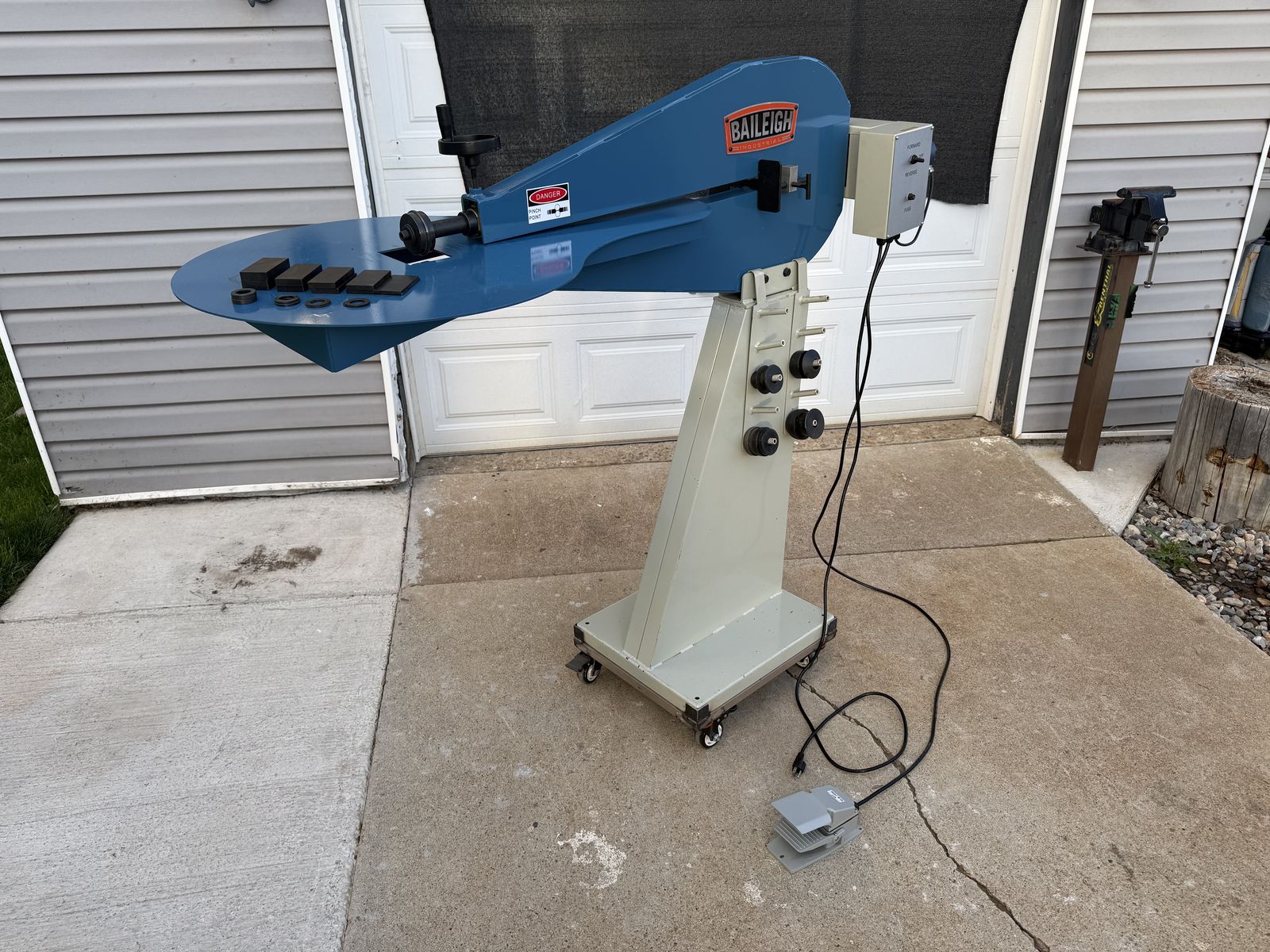 Baileigh Bead Roller 36" Like New w/ Table Extra Dies Spacing Block 110v