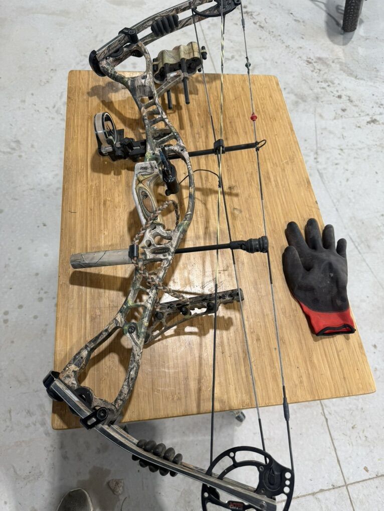 Hoyt Alfa Max Compound Bow