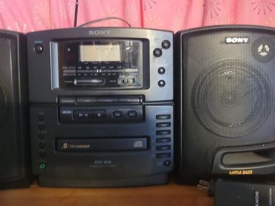 Sony CFD-606 Mega Bass CD Changer Radio Cassette-Corder with Remote Control. Works and sounds great.