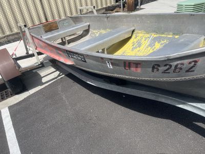 12ft aluminum boat with 7.5 mercury
