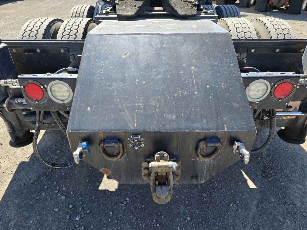 Main image 7