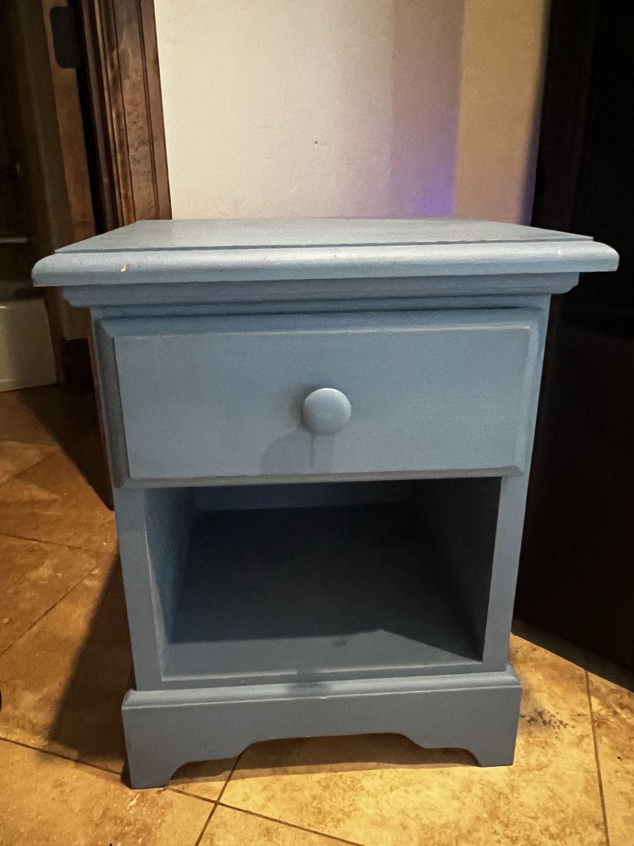 Nightstand 