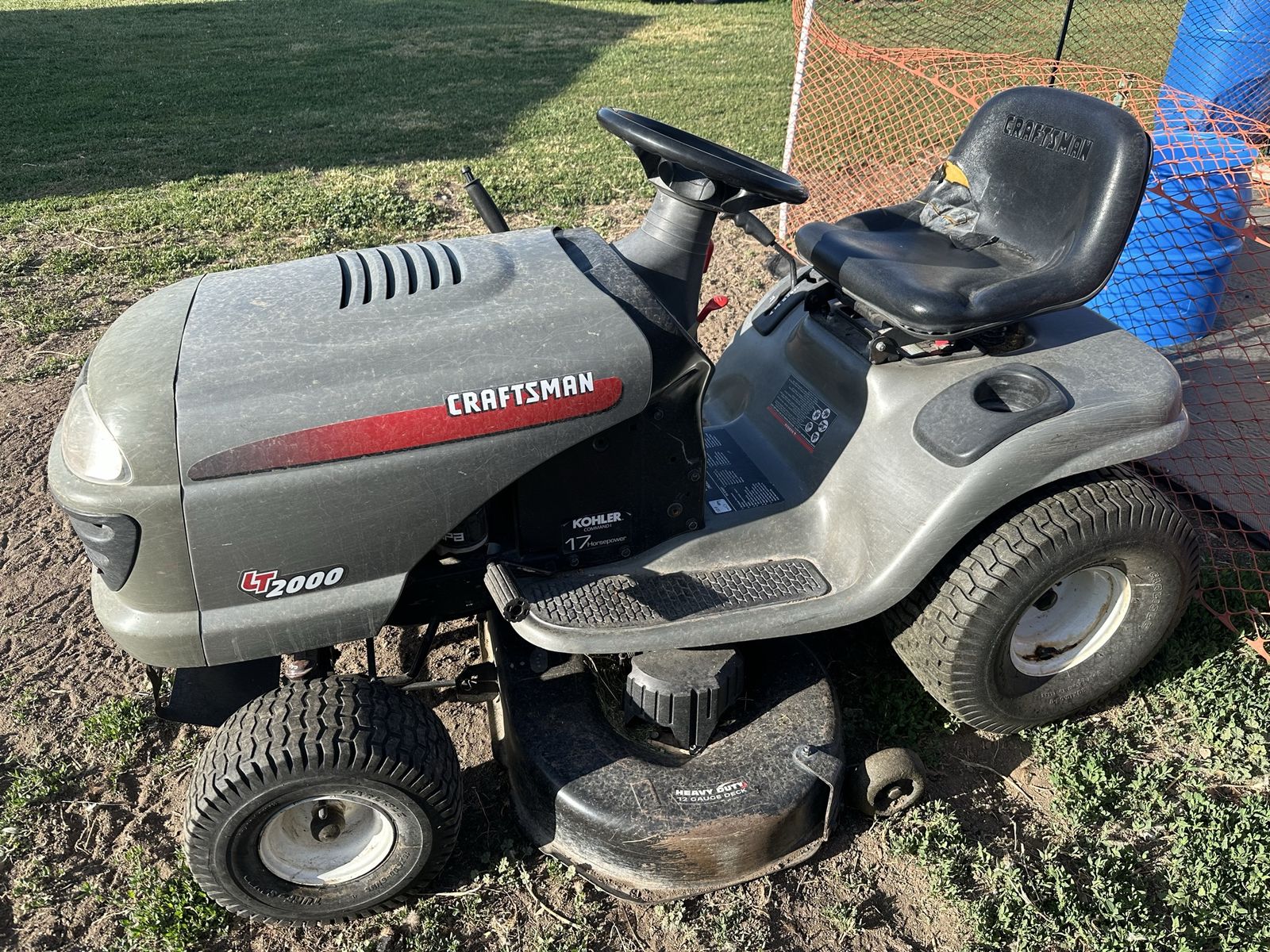 CRAFTSMAN RIDING LAWN MOWER