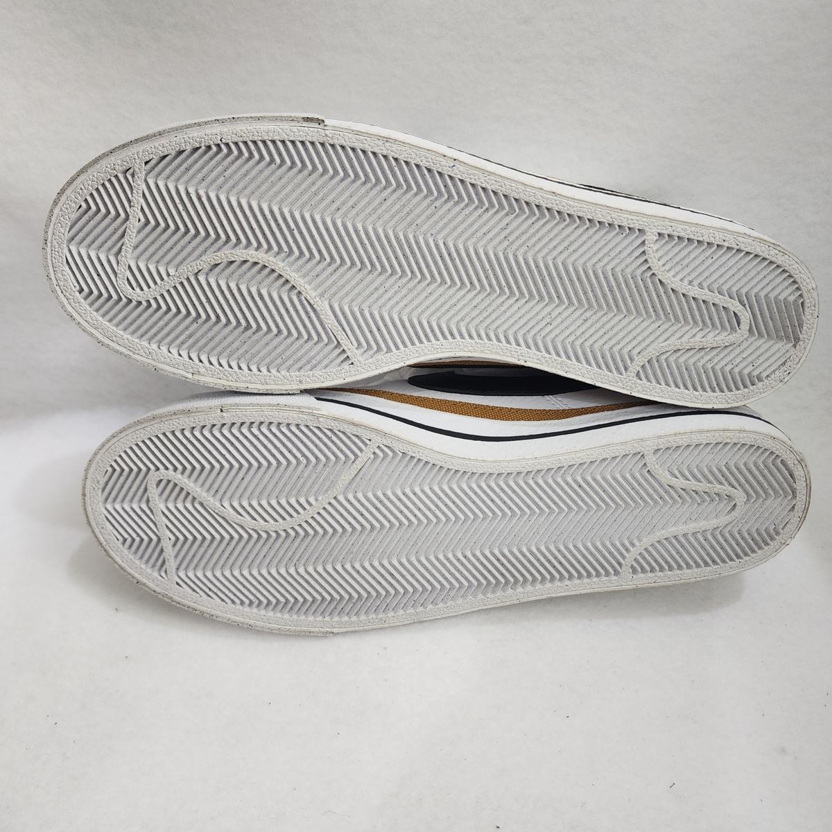 Main image 7