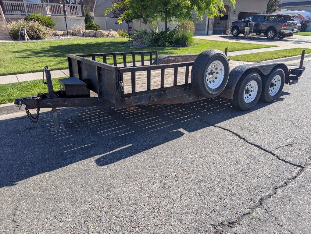 Utility Trailer, Dual Axle, Wood Deck, Steel Frame, 16ft