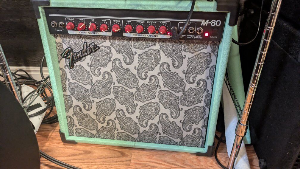 Fender red knob m80 vintage guitar amplifier!