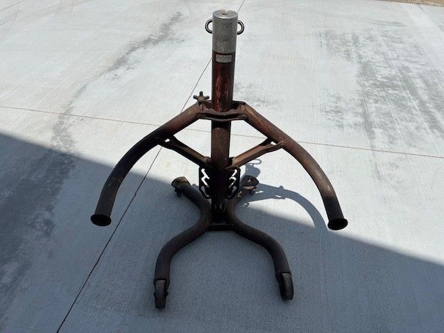 Milwaukee Hydraulic bumper lift