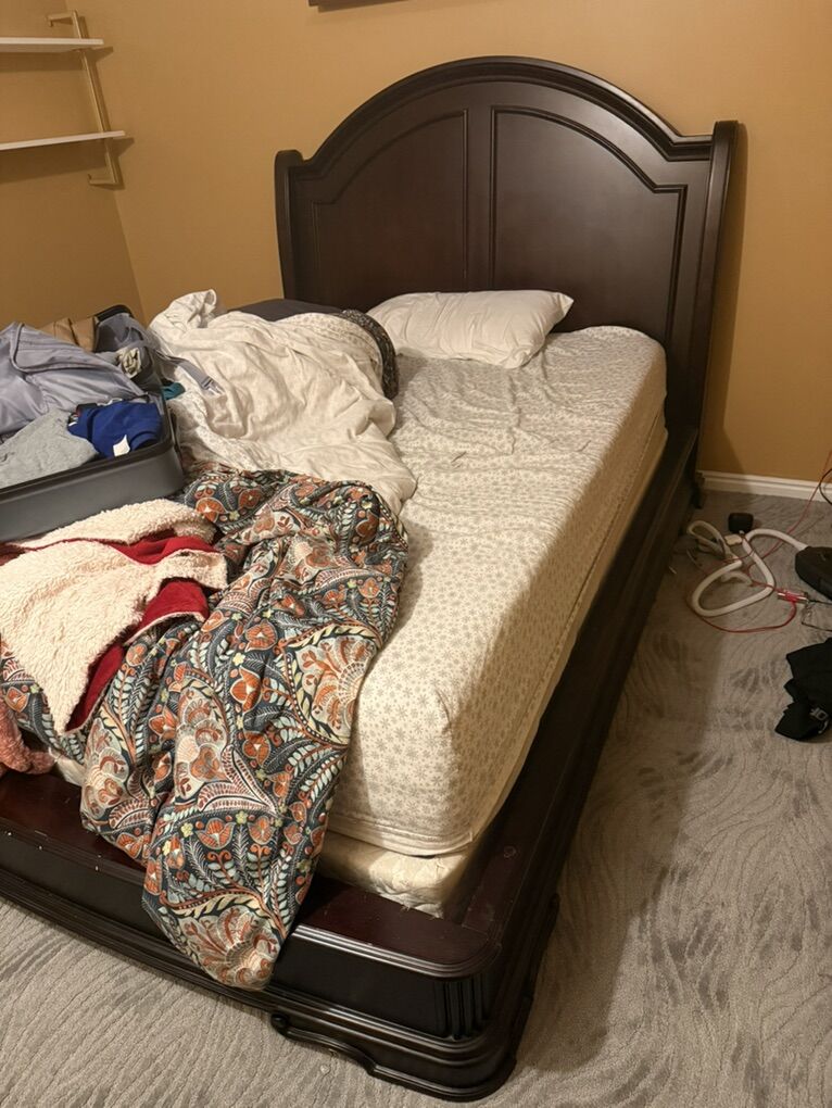 Queen Bed with frame and matress