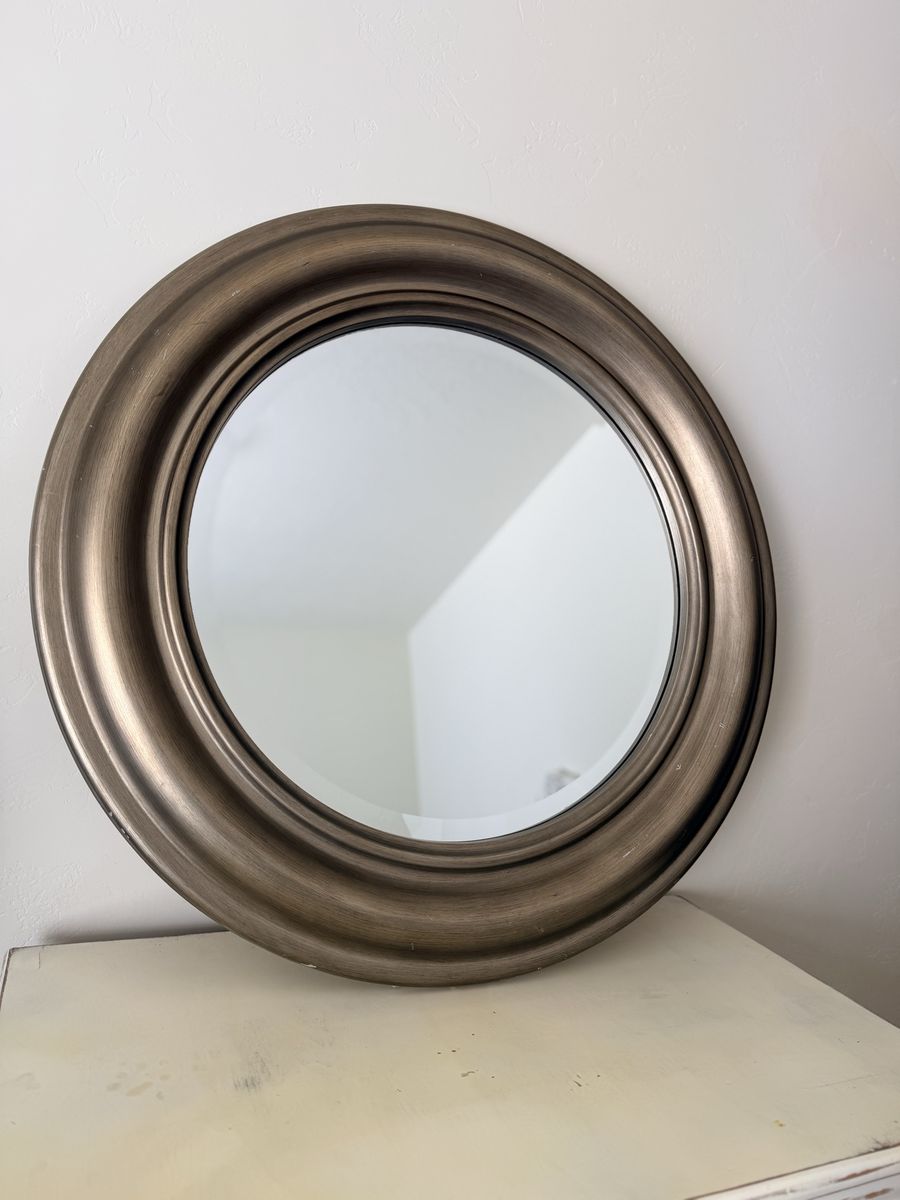 Round Wall Mirror with Decorative Antique Bronze Finish Frame 32”