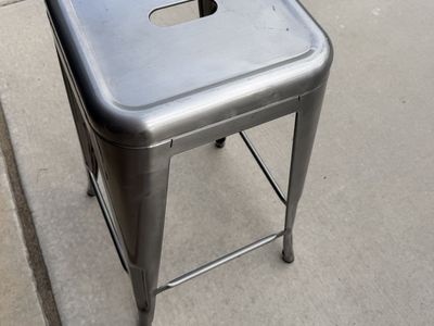 bar stool
