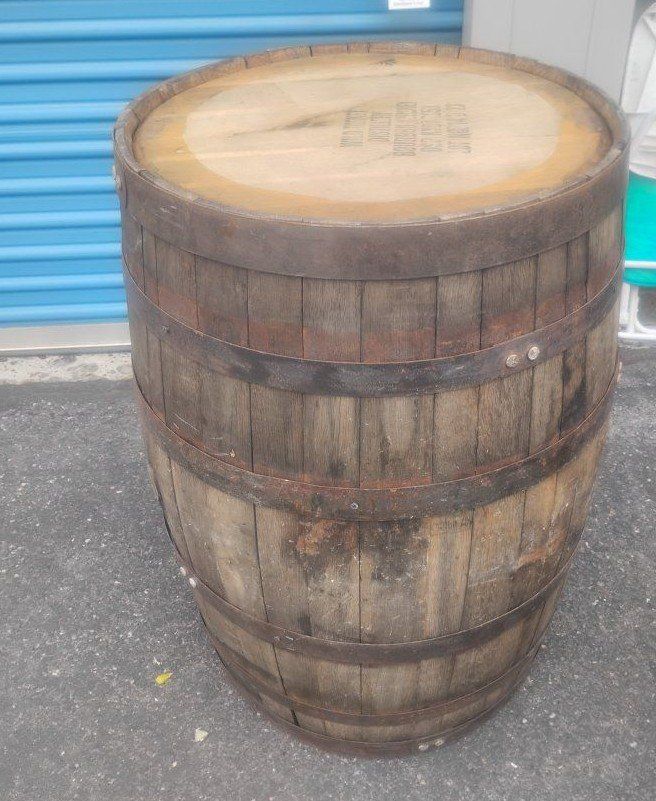 wh*skey w*ne barrels