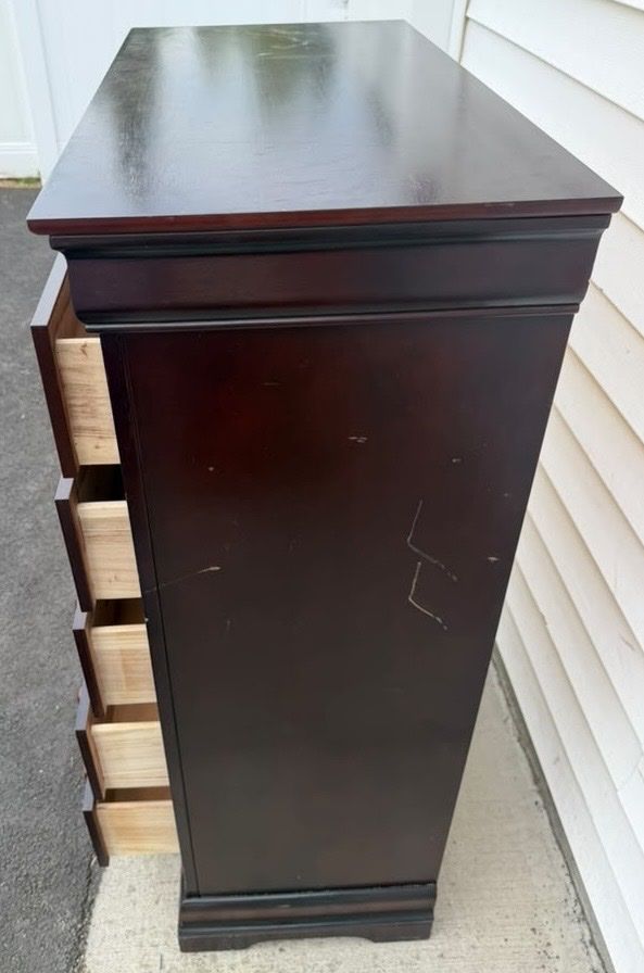 Main image 6