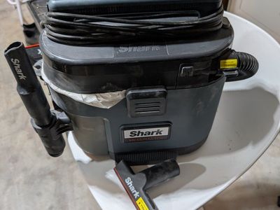 Shark MessMaster Portable Vacuum Cleaner - Used