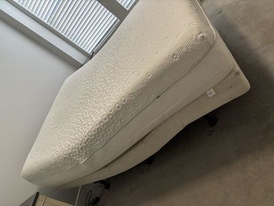 Adjustable Tempur-Pedic mattress