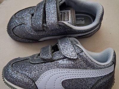 New ~ sparkly toddler Puma sneakers