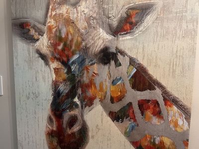 Giraffe artwork 37 x 37