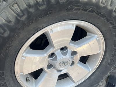 265/70/r17 Toyota 4runner Tacoma wheels 265/70/17