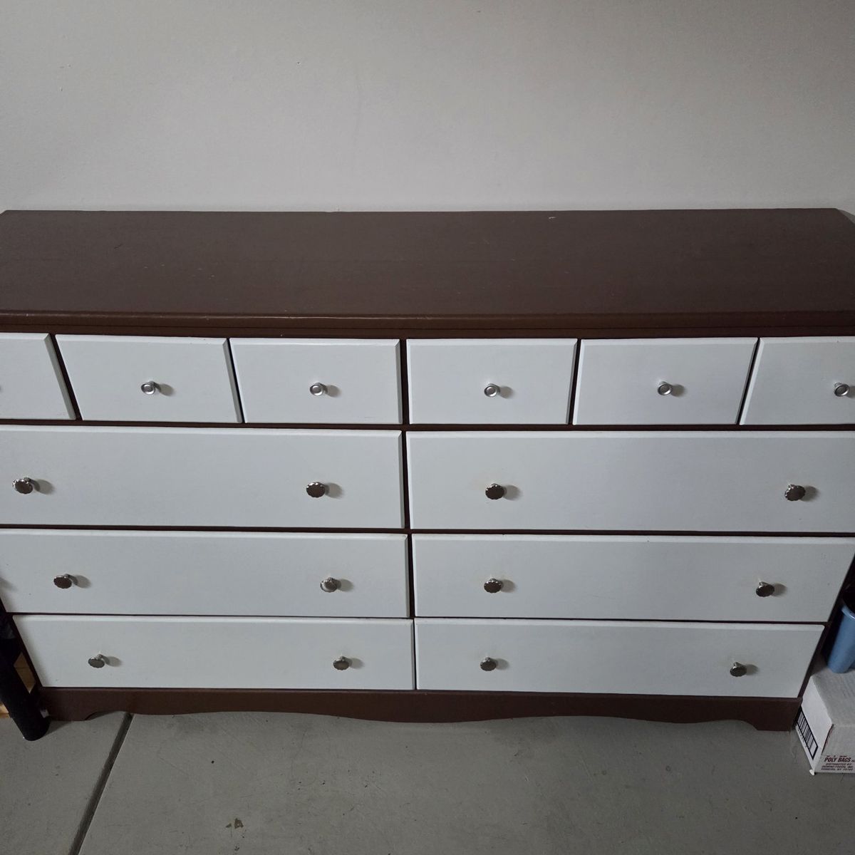 Main image 3