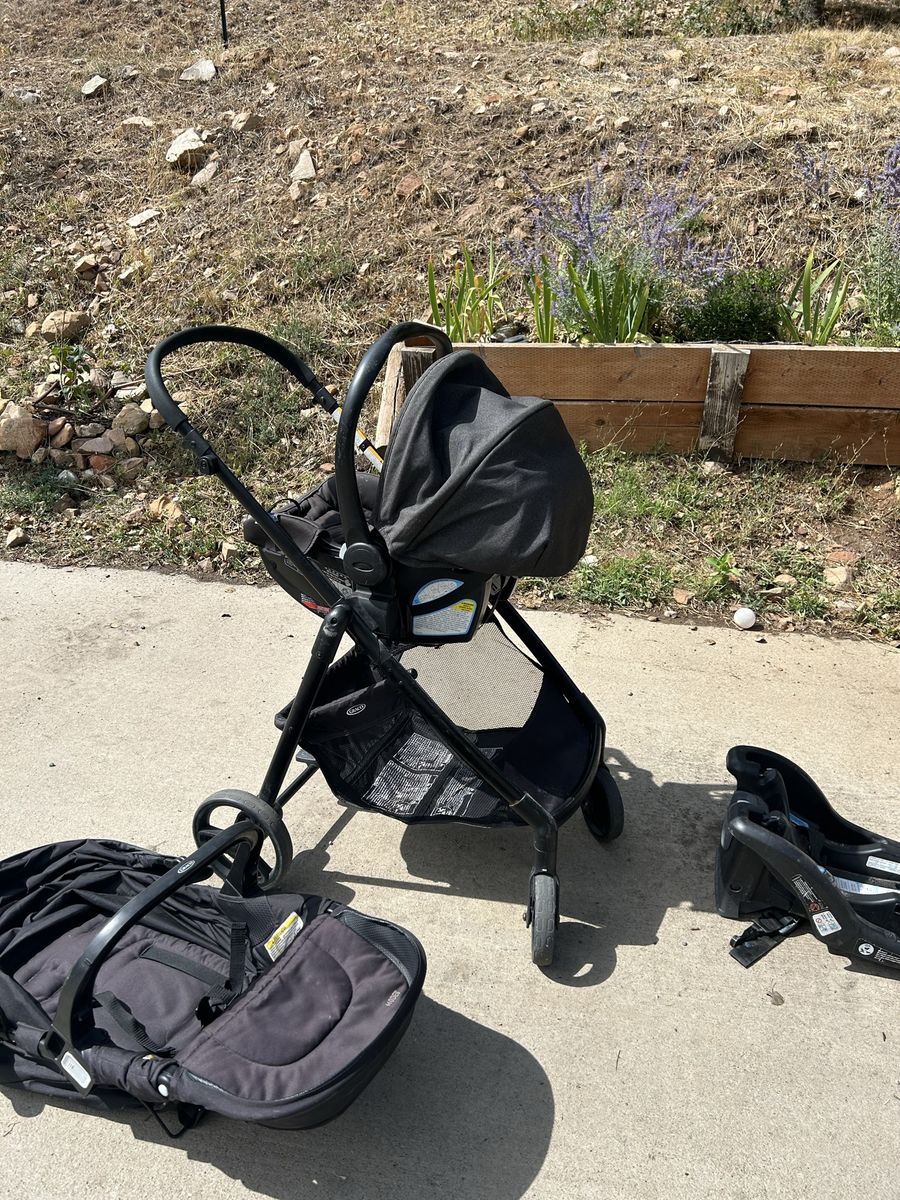 Graco Travel System Stroller with Car Seat and Bassinet Attachment