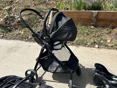 Graco Travel System Stroller with Car Seat and Bassinet Attachment