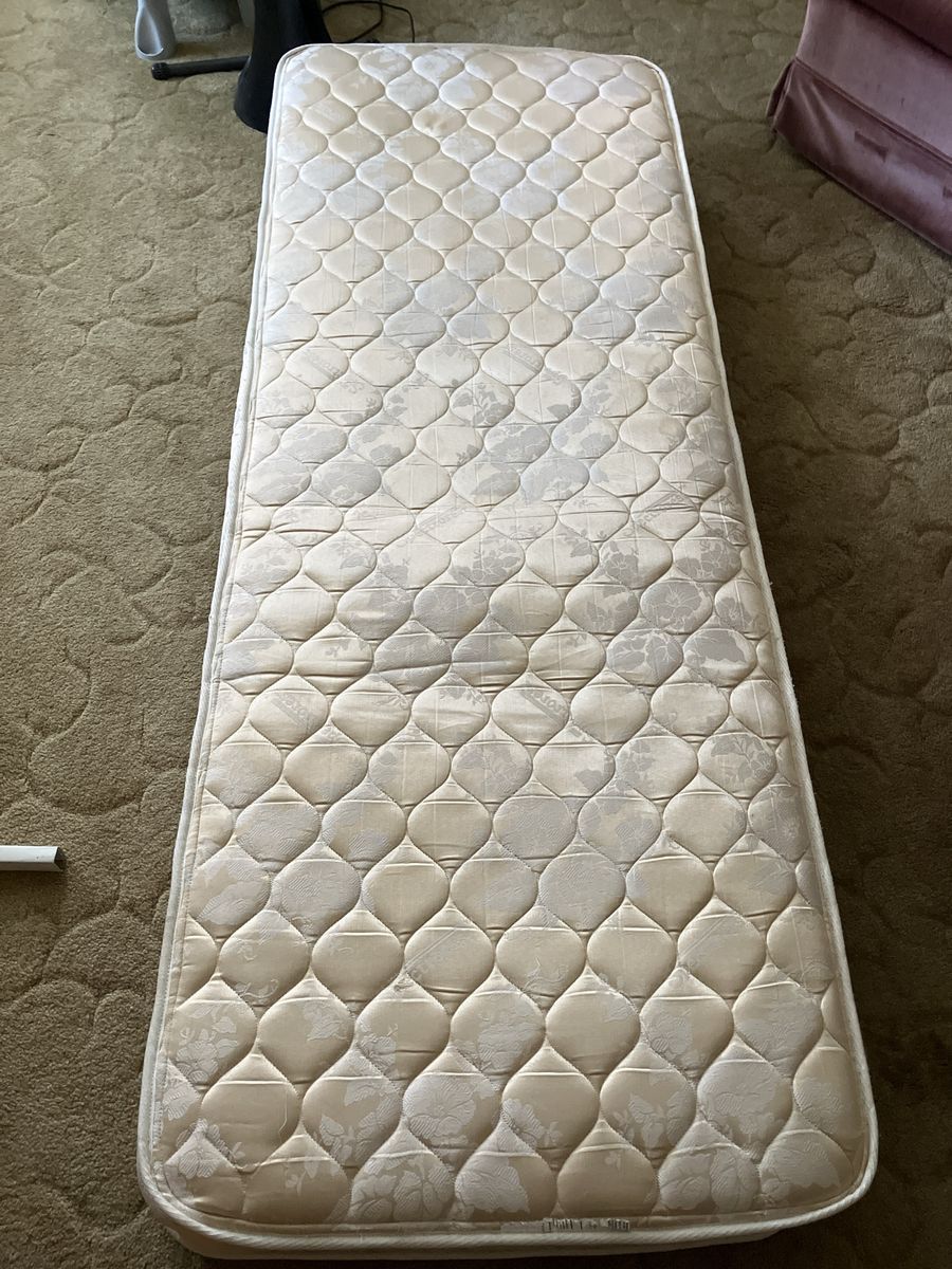 Excellent Condition Twin Mattress - Quilted Top, for adjustable hospital beds Size 30” x 80”