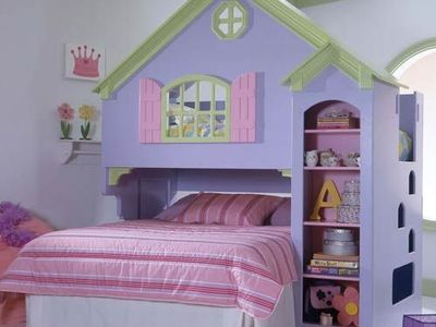 Dollhouse Bed