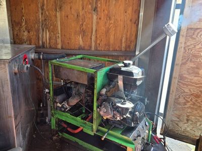 2004 INTW Utility Trailer & Carpet Cleaning Motor
