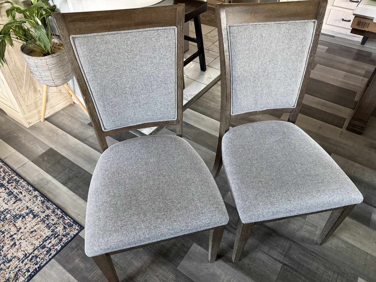 2 Dining room chairs 