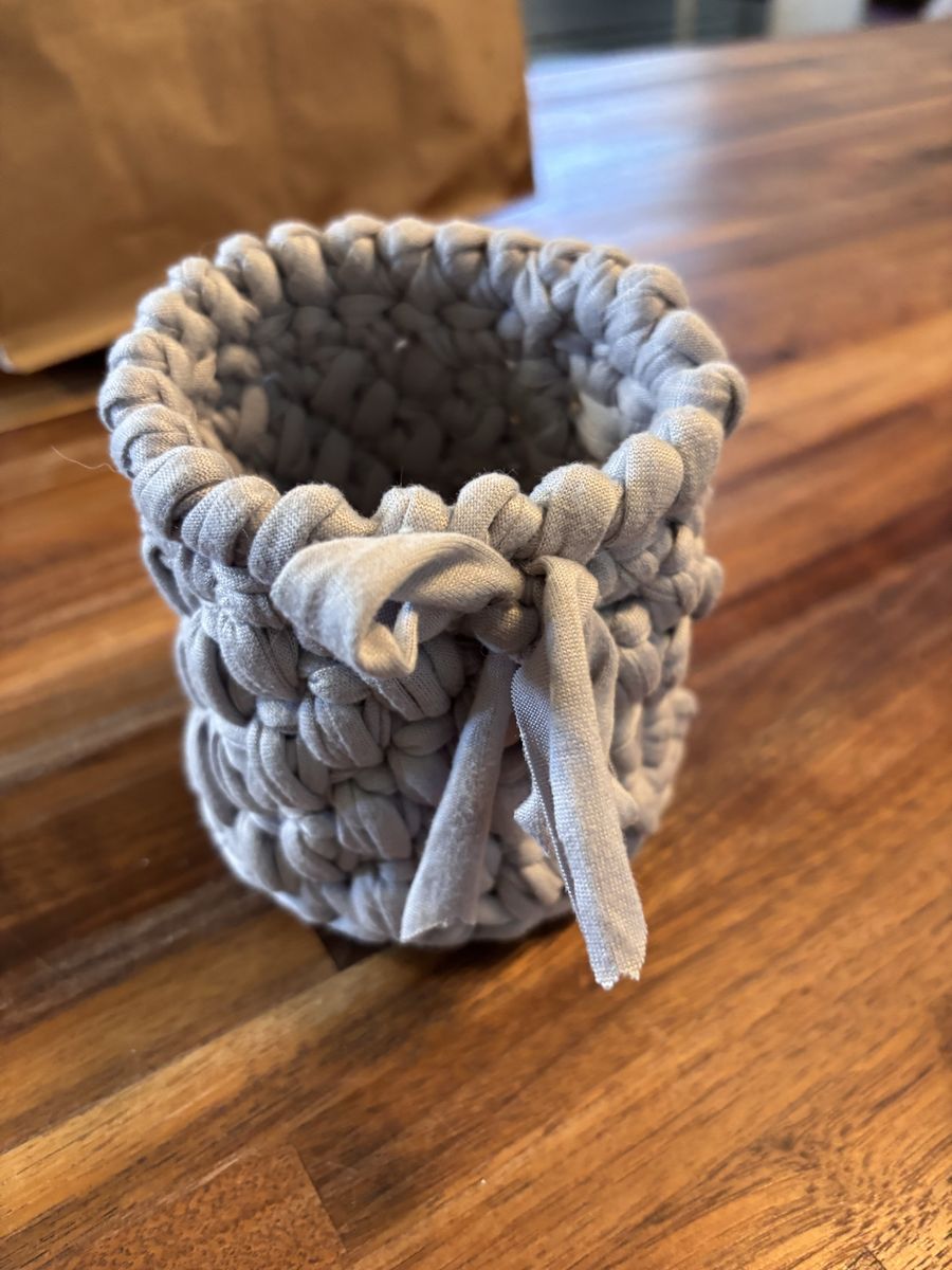 Cute pencil holder read description