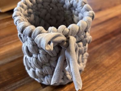 Cute pencil holder read description