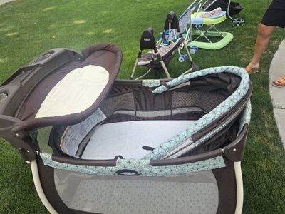 Graco Pack 'n Play Playard with Bassinet