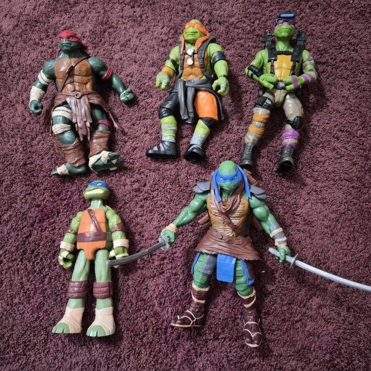 Large Ninja Turtles figures including vintage Leo