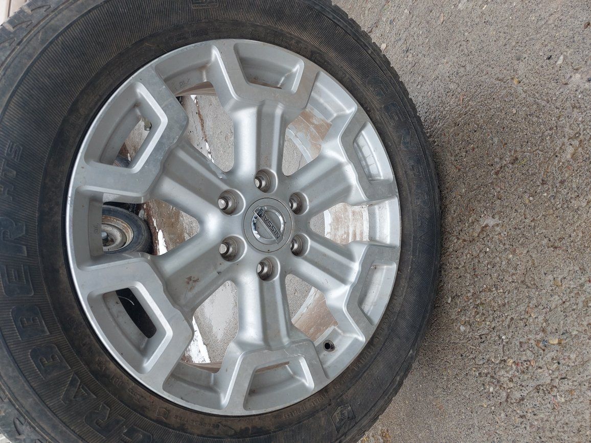Nissan Titan 6 lug wheel with tire 20"