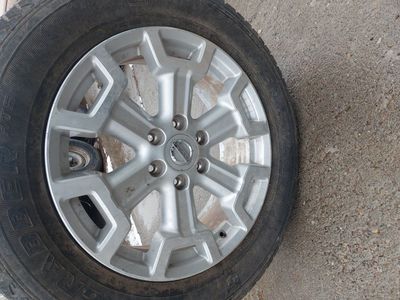 Nissan Titan 6 lug wheel with tire 20"