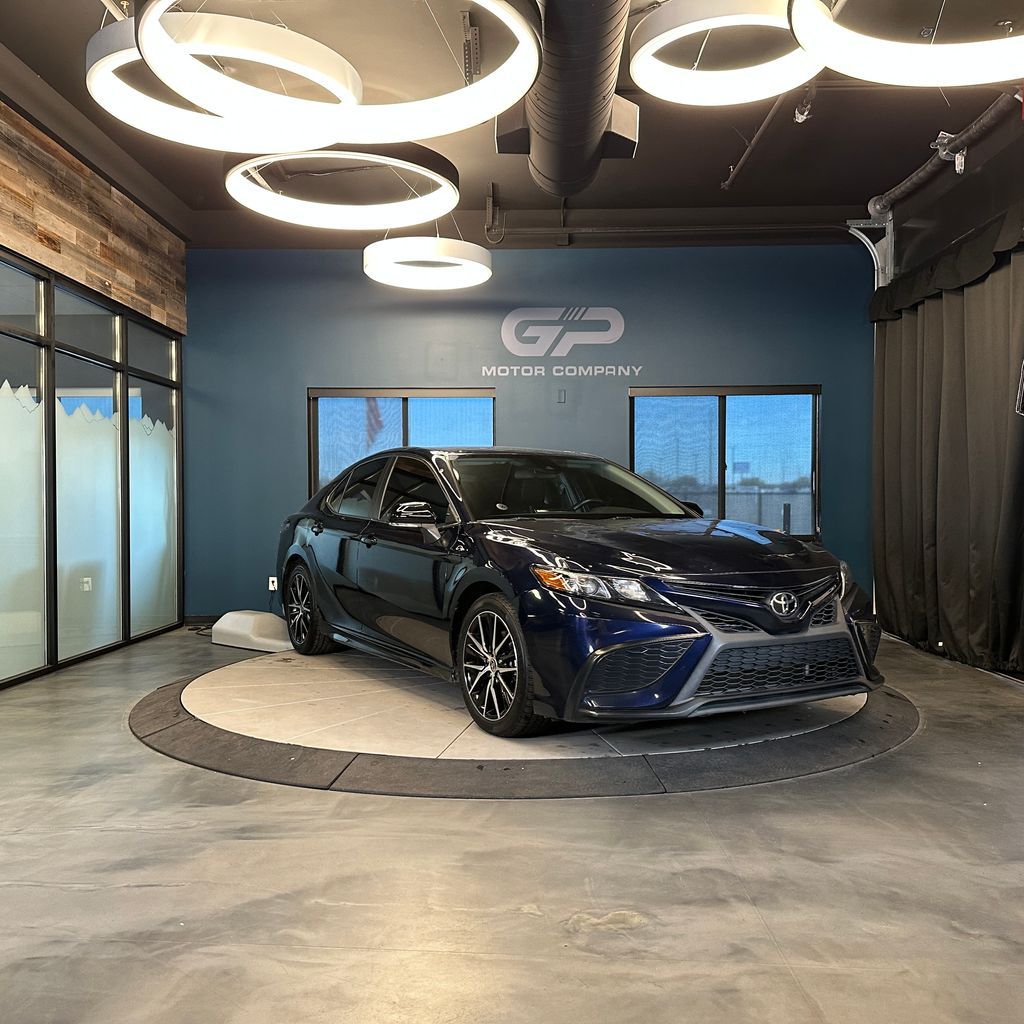 2022 Toyota Camry SE