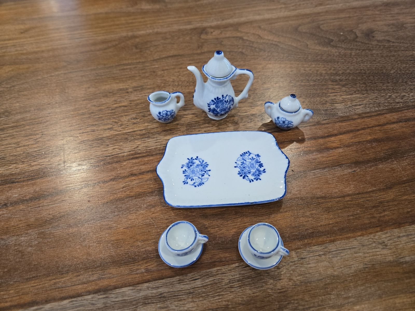 Andrea by sadek miniature tea set