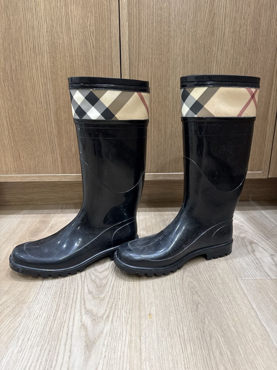 Burberry Black Rubber Rain Boots Size 38/7.5-8 Nova Check Trim