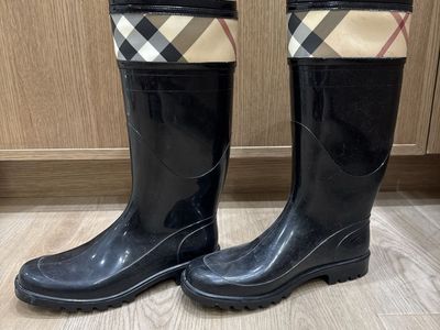 Burberry Black Rubber Rain Boots Size 38/7.5-8 Nova Check Trim