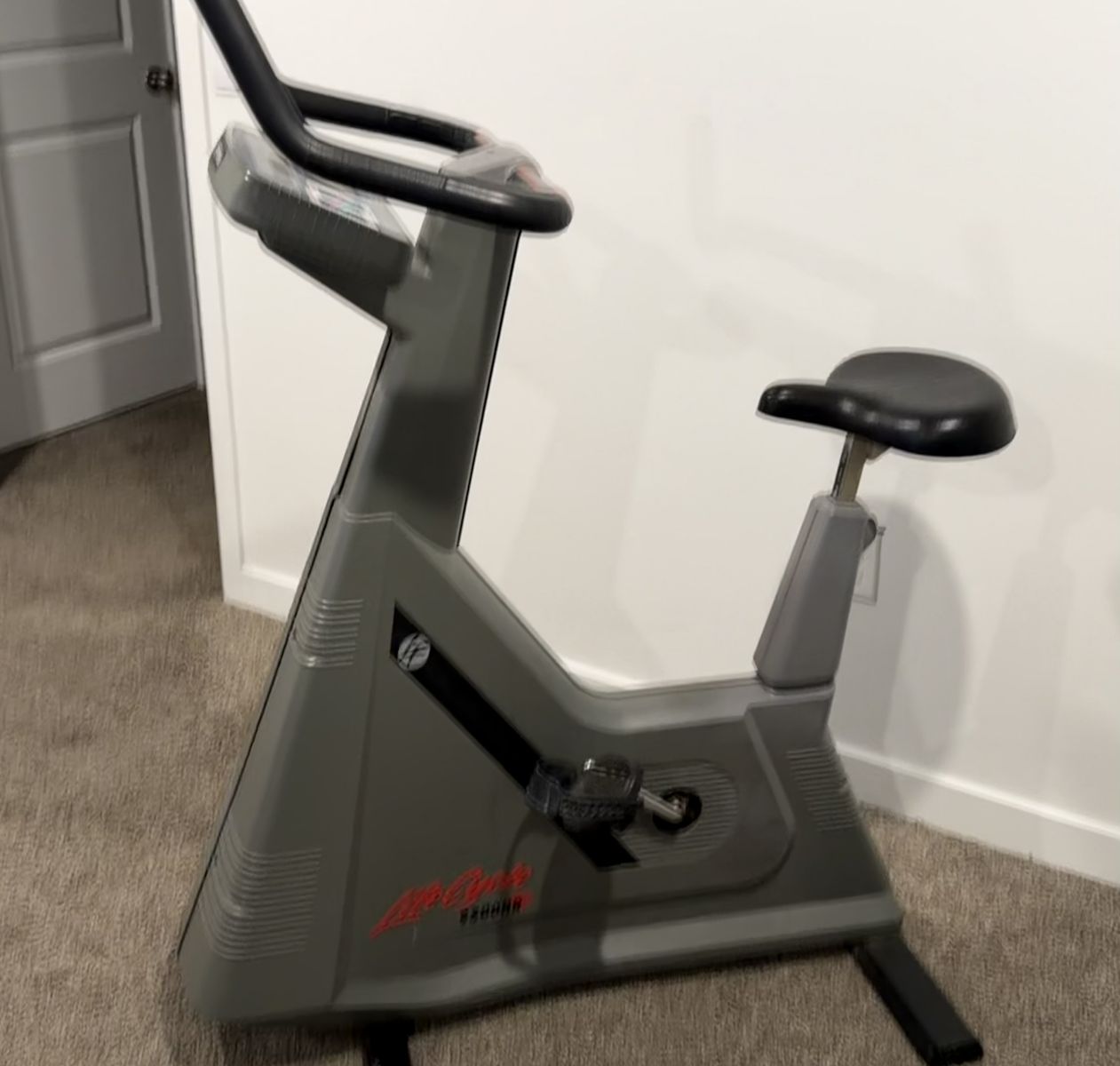 Life Cycle 9500HR Stationary Bike
