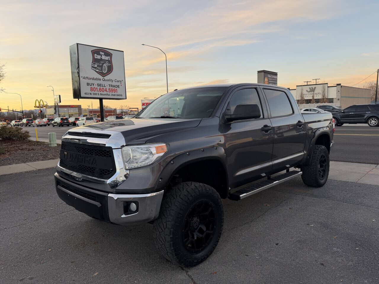 2017 TOYOTA TUNDRA SR5