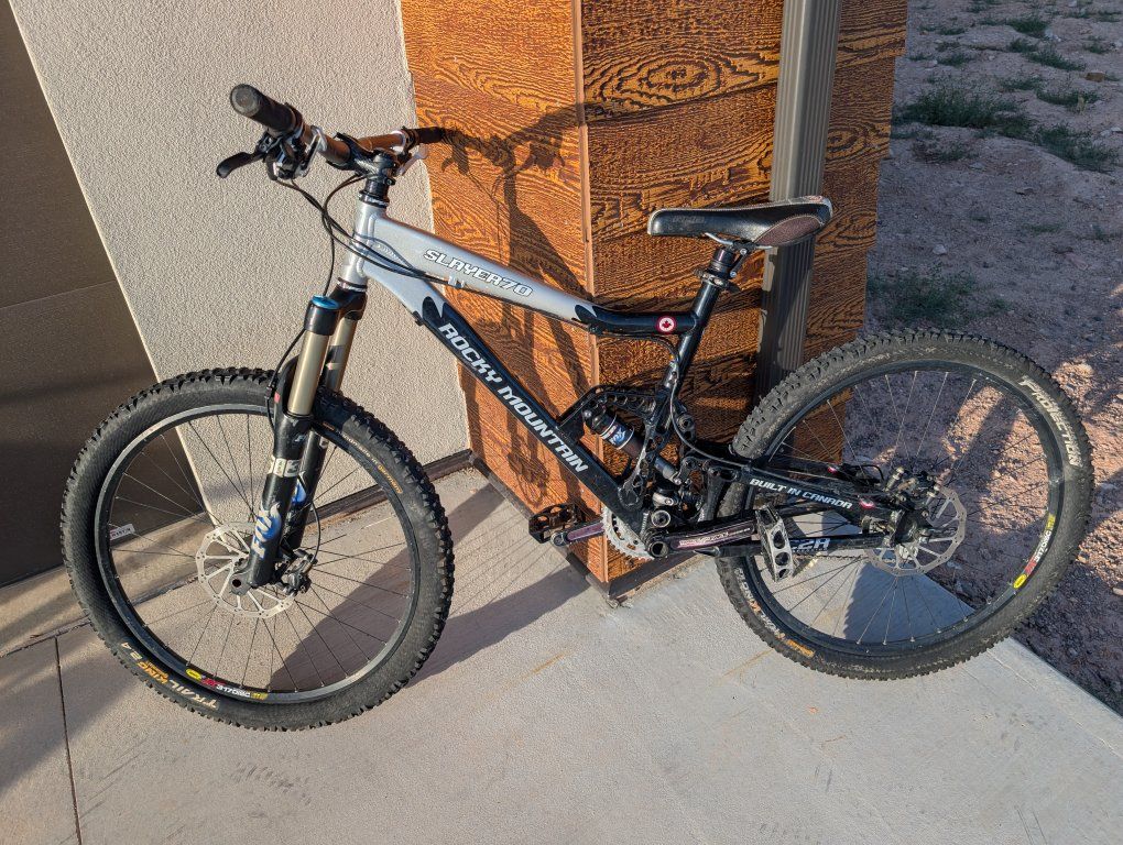 Rocky Mountain Slayer 70 Full Suspension Mountain Bike - Size M, Fox Fork, Race Face Components