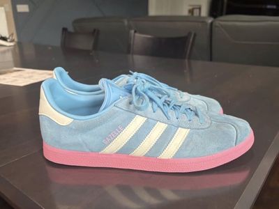 Adidas Gazelle Light Blue/Pink Suede Sneakers - Size 10.5