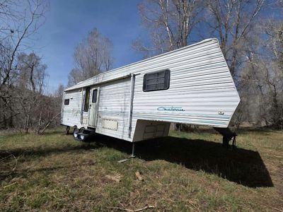 1995 Chateau Fifth-Wheel Trailer